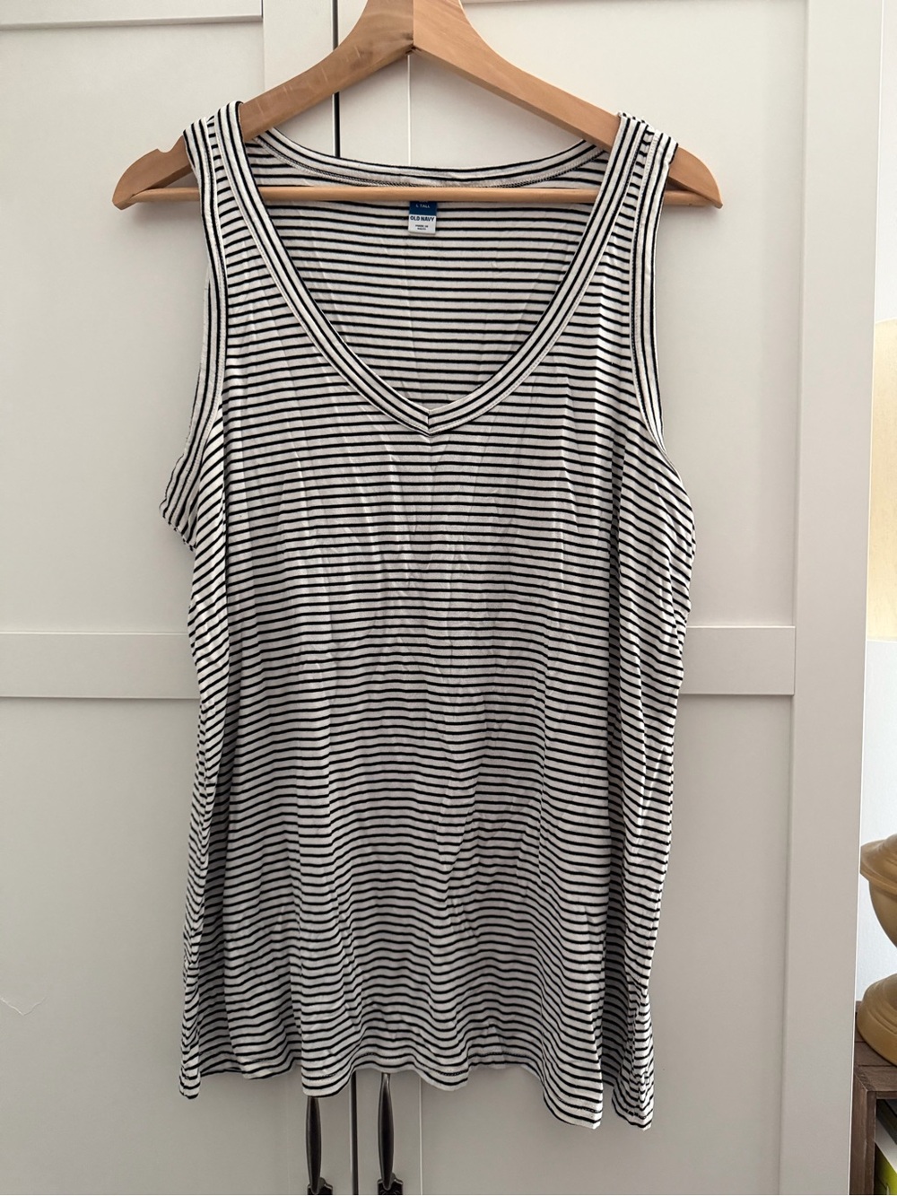 Old Navy Black & White Striped V-Neck Tank - Large Tall